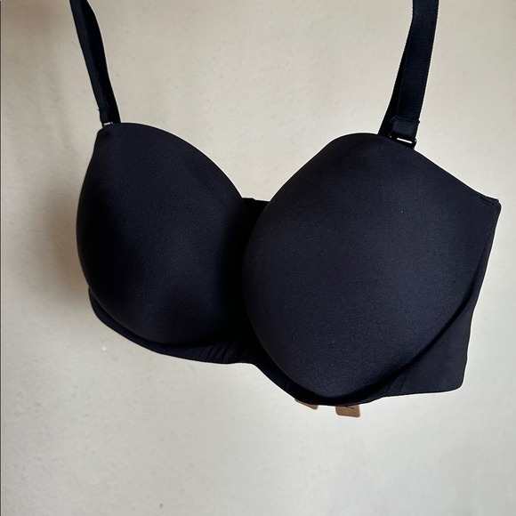 SKIMS ULTIMATE COLLECTION
PUSH UP STRAPLESS BRA. Color ONYX Size 34DD NWT - Picture 6 of 7